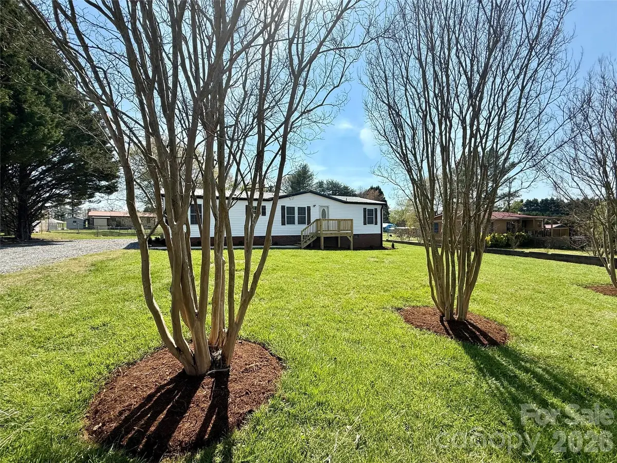 5670 Quailwood Drive, Hickory, NC 28601 - #1