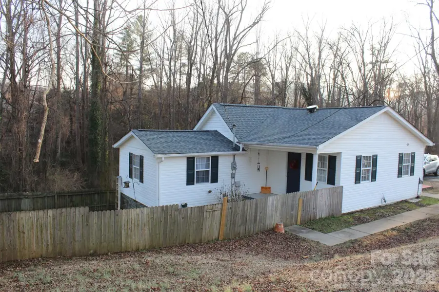 625 Milton Avenue Sw, Valdese, NC 28690 - #2