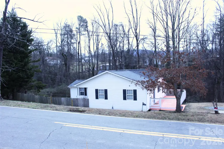 625 Milton Avenue Sw, Valdese, NC 28690 - #3