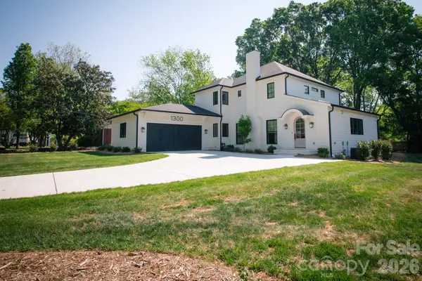 1300 Hazelhurst Avenue, Charlotte, NC 28211