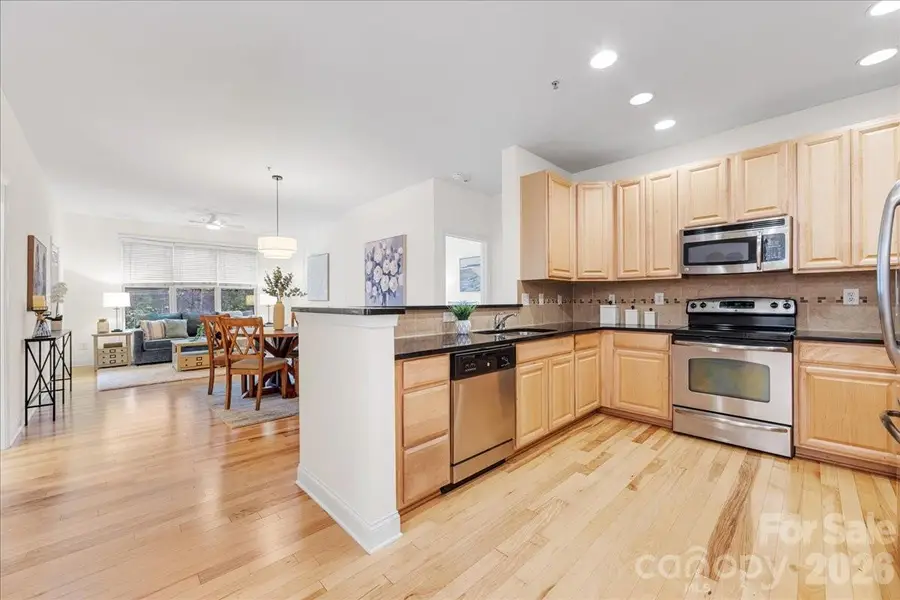 1000 E Woodlawn Road #118, Charlotte, NC 28209 - #2