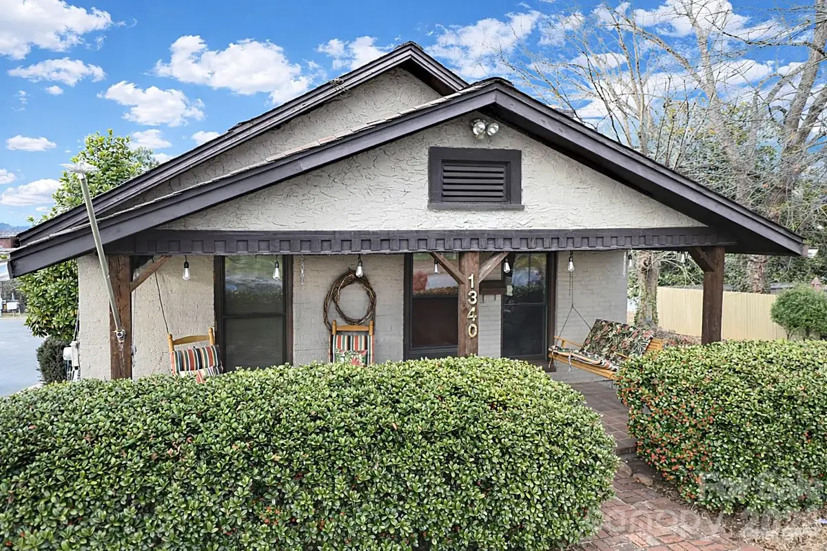 1340 1st Avenue Place Nw, Hickory, NC 28601 - #1