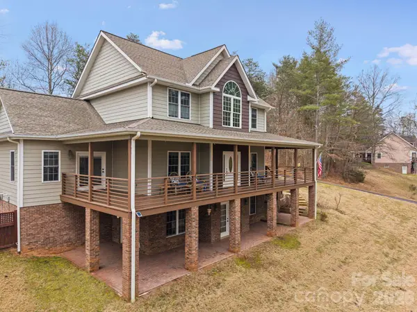 21 Hope Road, Weaverville, NC 28787