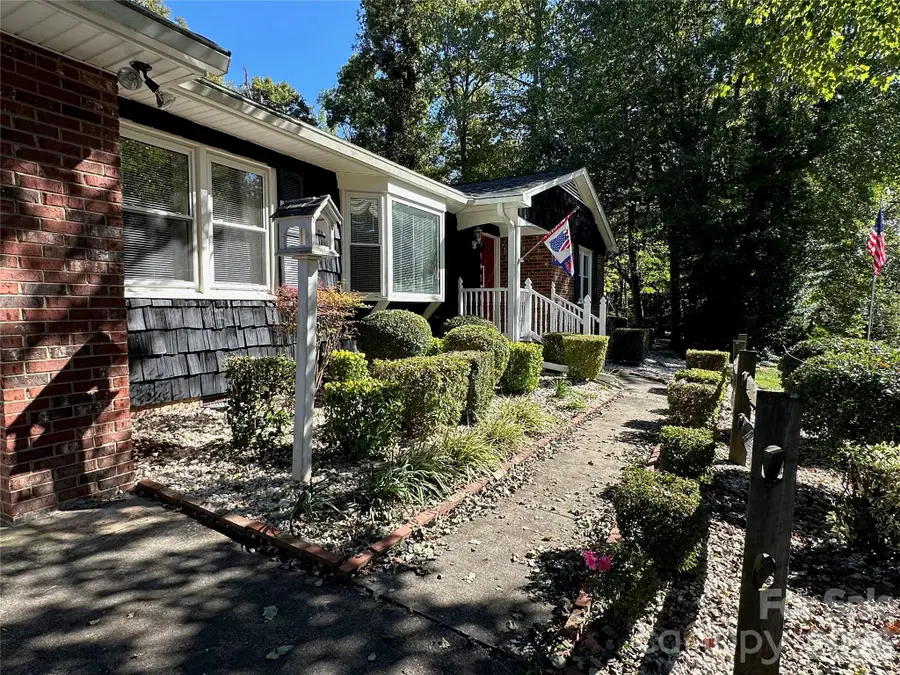 14 Windsor Circle, Thomasville, NC 27360 - #2