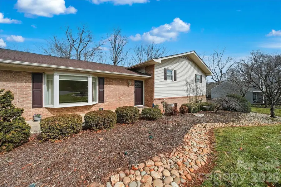 550 32nd Avenue Drive Nw, Hickory, NC 28601 - #3