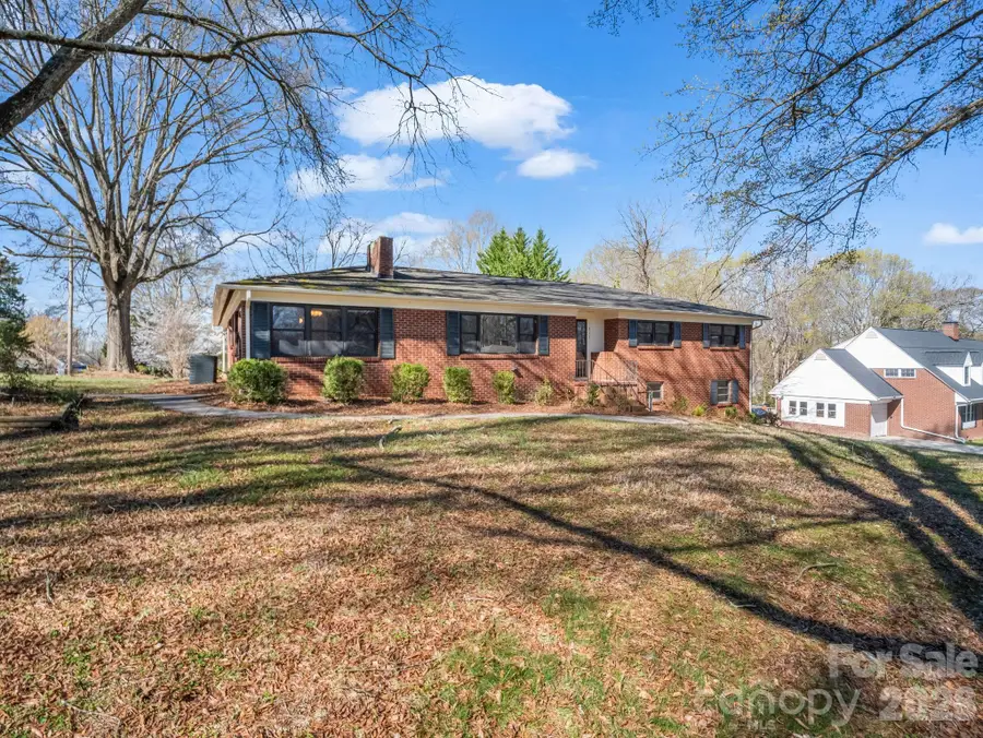 711 N Oak Street, Lincolnton, NC 28092 - #3