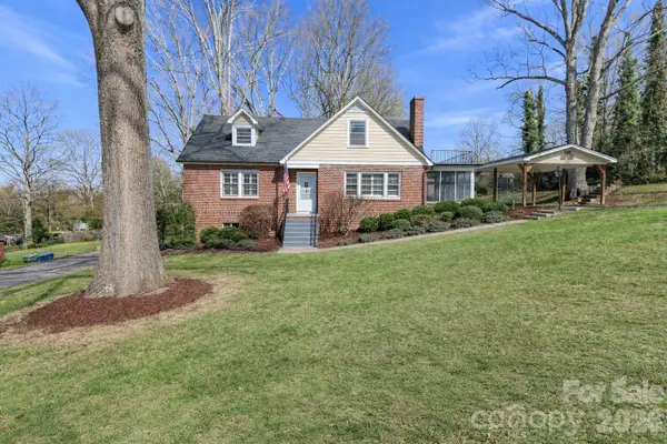 216 31st Avenue Nw, Hickory, NC 28601