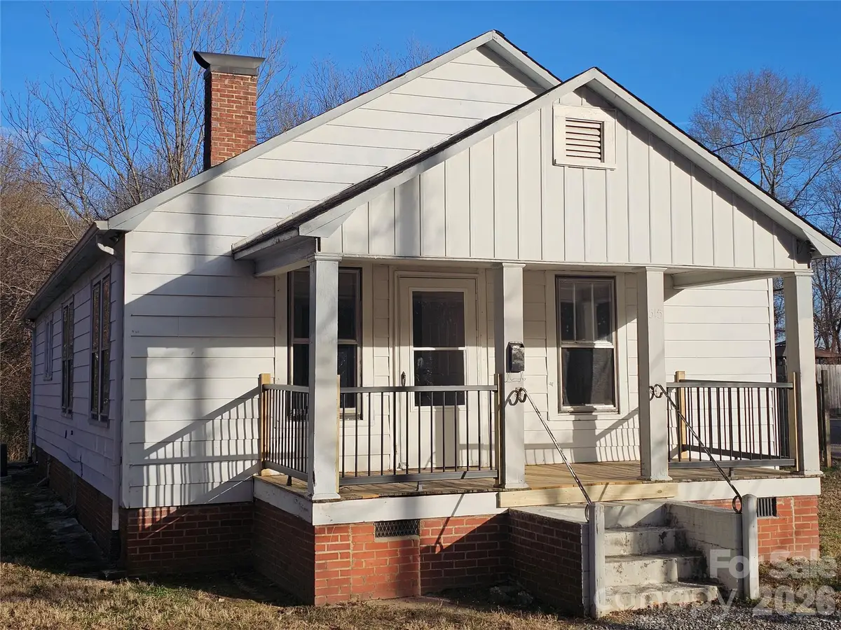 515 26th Street Sw, Hickory, NC 28602 - #1