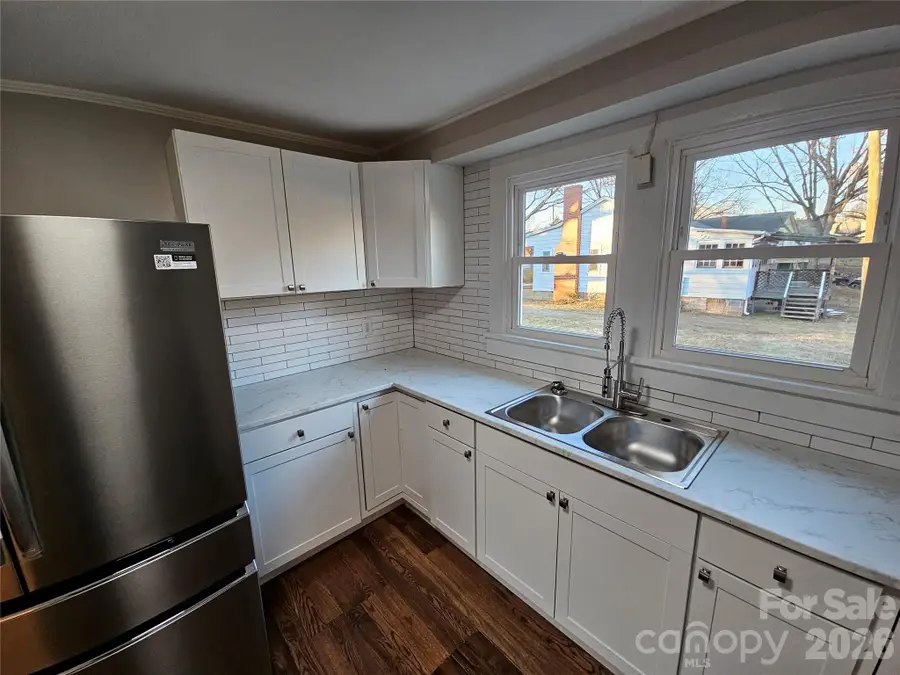 515 26th Street Sw, Hickory, NC 28602 - #2