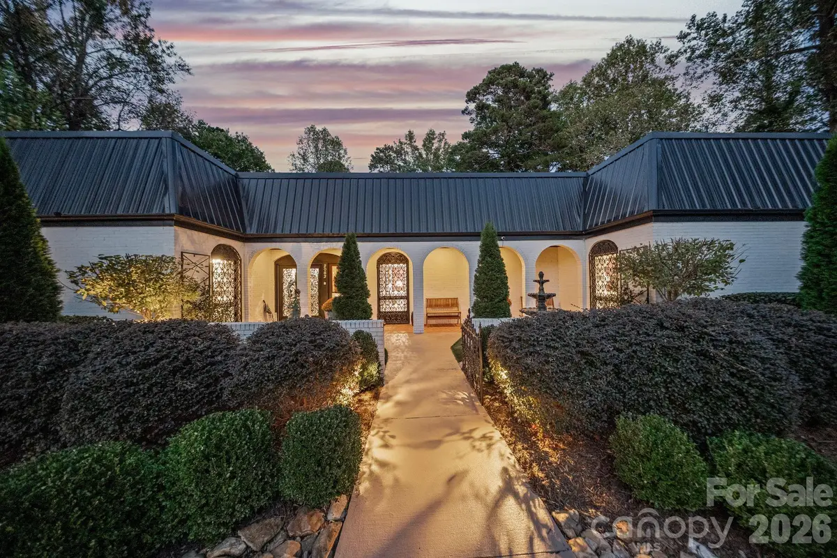 2082 2nd Street Drive Nw, Hickory, NC 28601 - #1