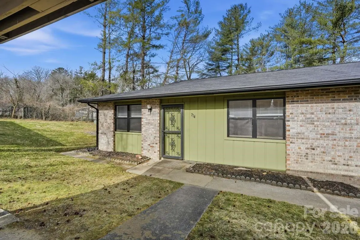 714 Farmington Circle, Hendersonville, NC 28739 - #1