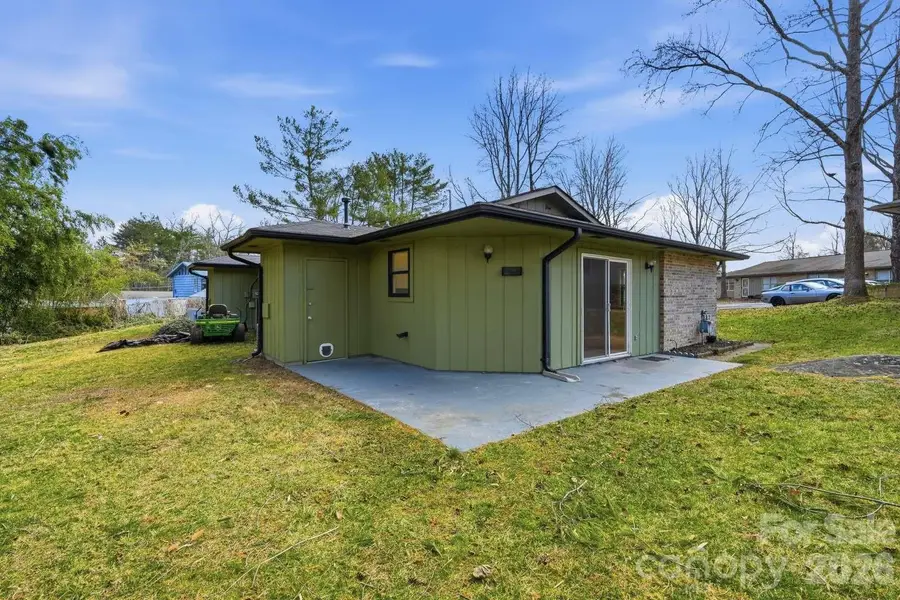 714 Farmington Circle, Hendersonville, NC 28739 - #3