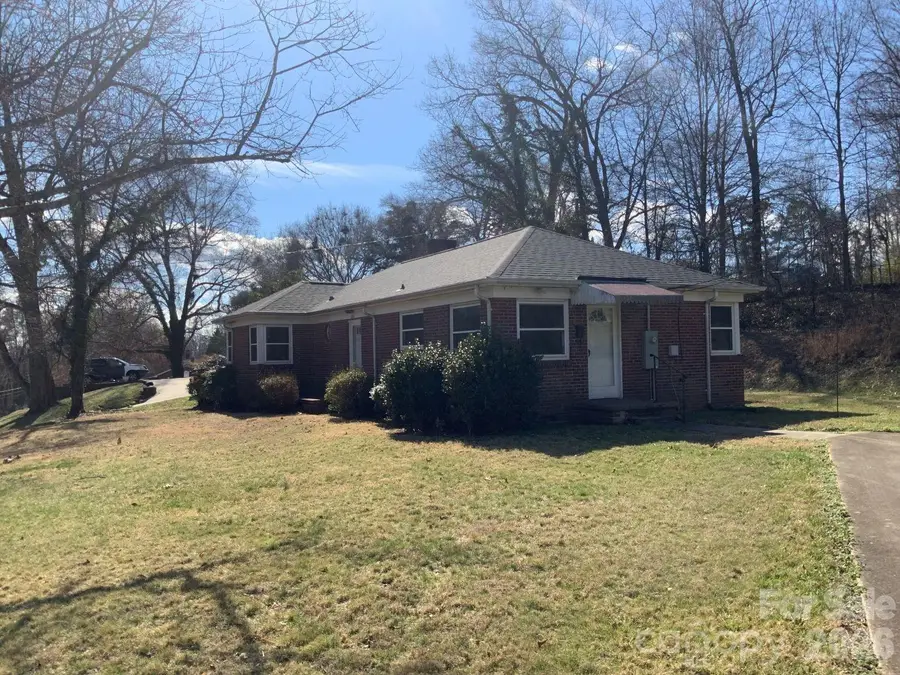 626 3rd Avenue Drive Se, Hickory, NC 28602 - #2