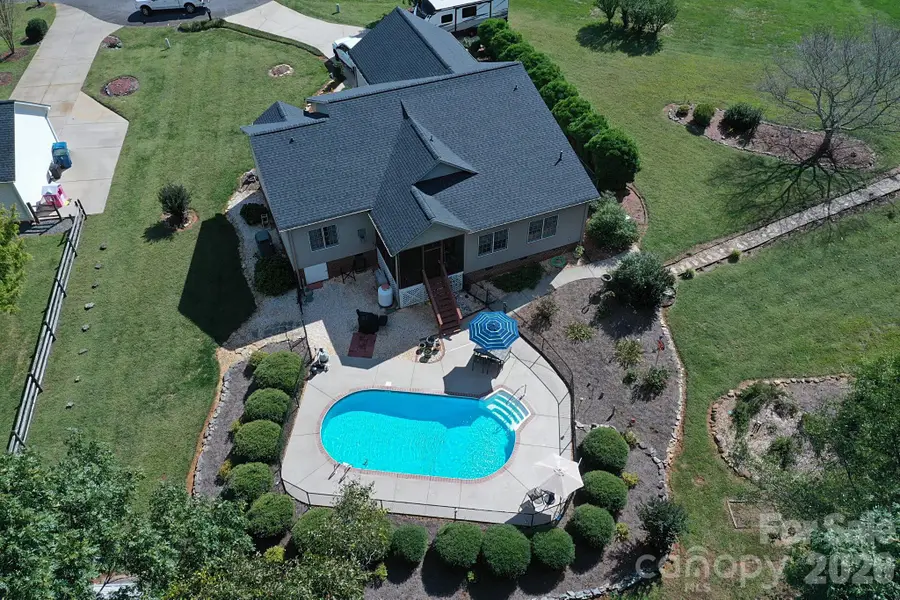 5505 Creek Point Drive, Hickory, NC 28601 - #2