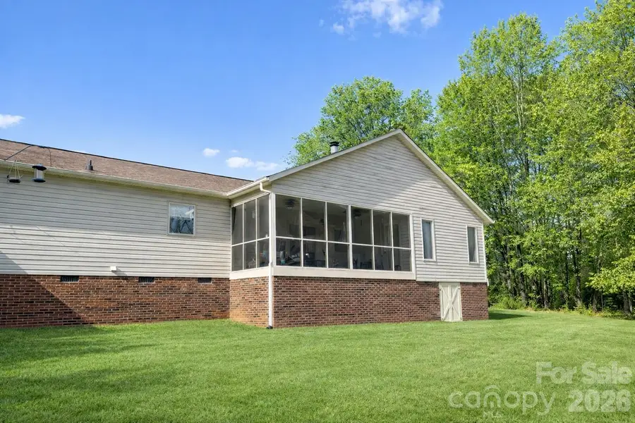 411 27th Avenue Circle Nw, Hickory, NC 28601 - #3