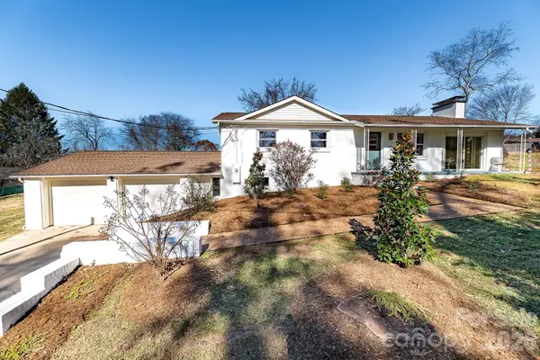 11 Clinton Street, Weaverville, NC 28787