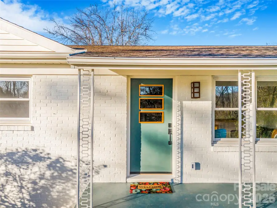 11 Clinton Street, Weaverville, NC 28787 - #3