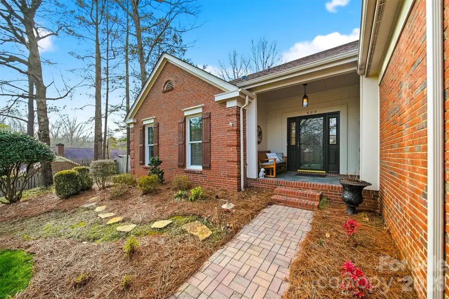 609 Fredricksburg Road, Matthews, NC 28105 - #3