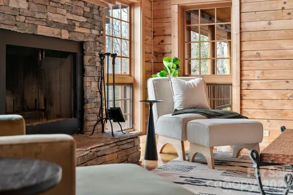 219 Woodlyn Etch Drive, Hendersonville, NC 28792