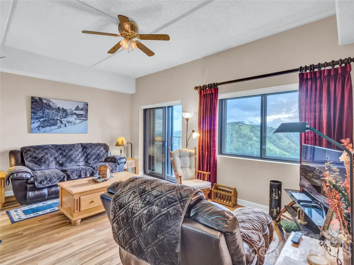 303 Sugar Top Drive #2811, Sugar Mountain, NC 28604 - #1