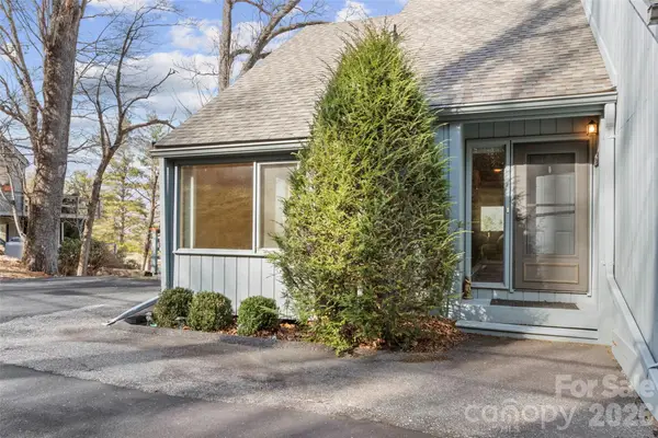 125 Townhouse Drive, Burnsville, NC 28714