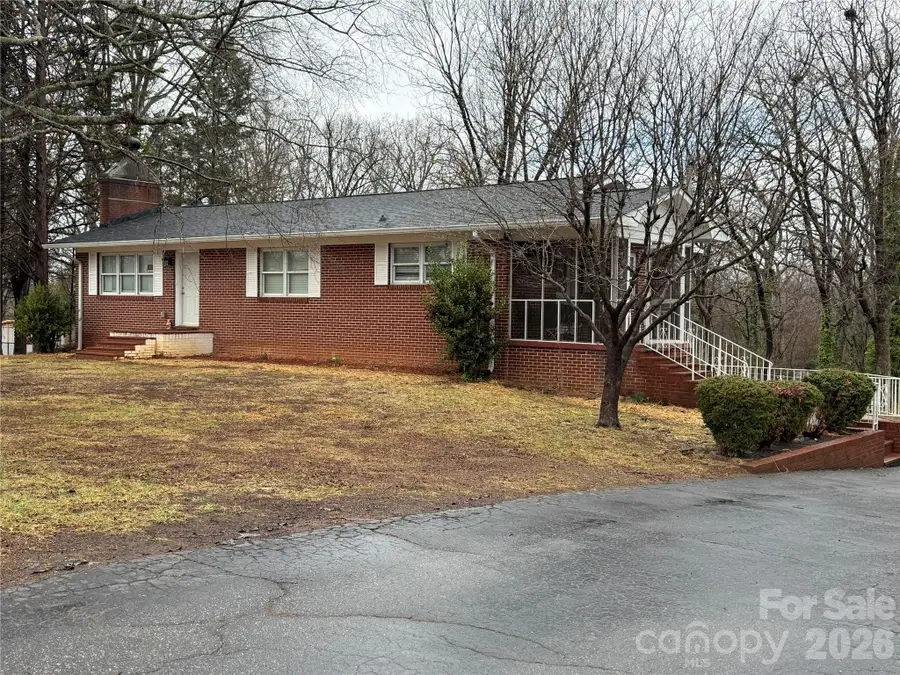 1235 27th Avenue Ne, Hickory, NC 28601 - #2