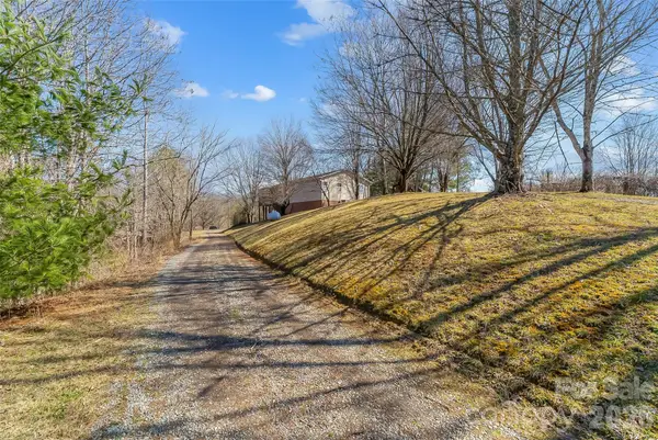 350 Sandy Bottom Road, Marshall, NC 28753