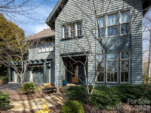 1002 Coves Pheasant Court, Biltmore Lake, NC 28715