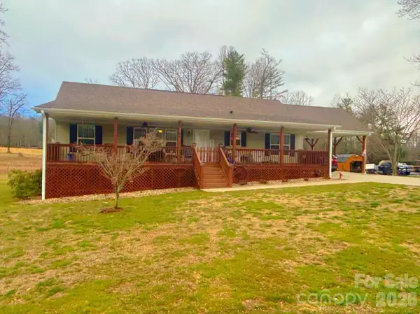 124 Hood Heights, Hendersonville, NC 28739