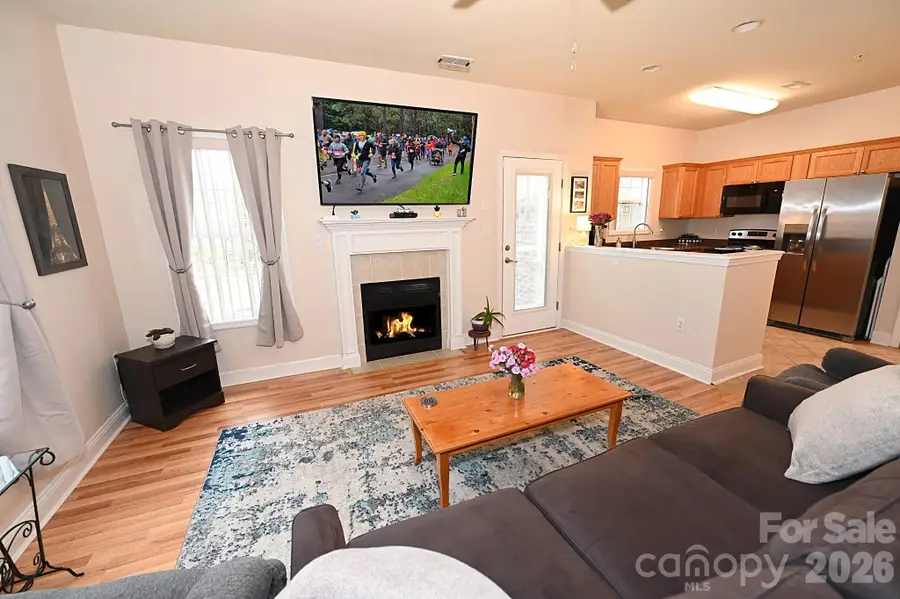 1360 21st Avenue Ne, Hickory, NC 28601 - #3