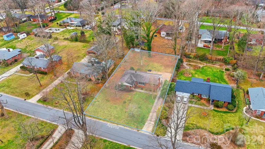 705 2nd Avenue Ne, Conover, NC 28613 - #3