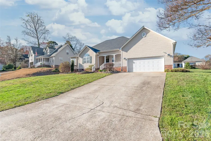 108 Deerfield Drive, Mount Holly, NC 28120 - #3