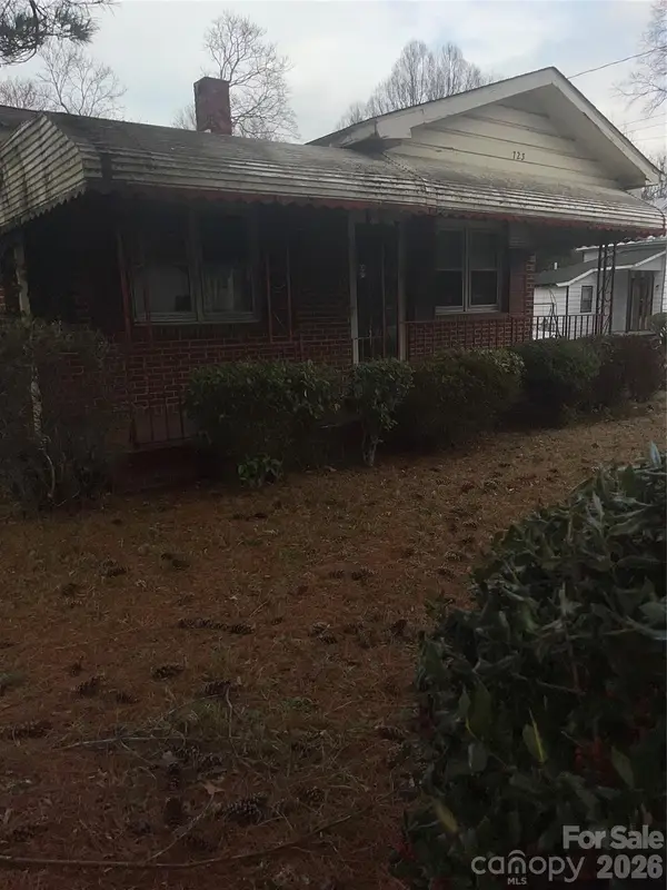 723 Water Street, Henderson, NC 27536