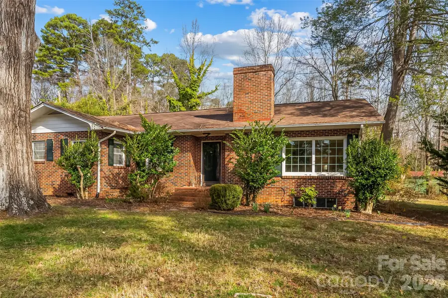 121 33rd Avenue Ne, Hickory, NC 28601 - #3