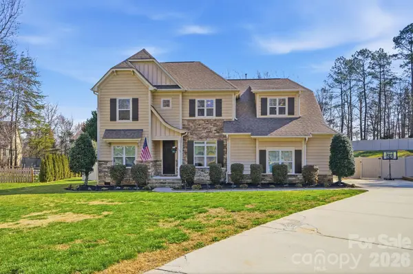 135 Lakeshore Hills Drive, Mooresville, NC 28117