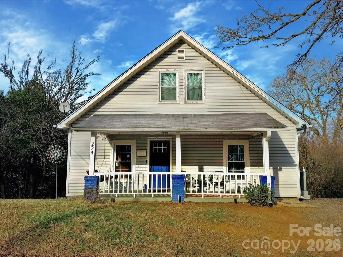 224 E Catawba Avenue, Mooresville, NC 28115 - #1