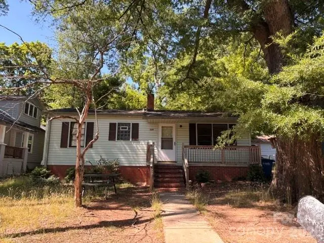 526 Hickory Avenue, Statesville, NC 28677 - #3