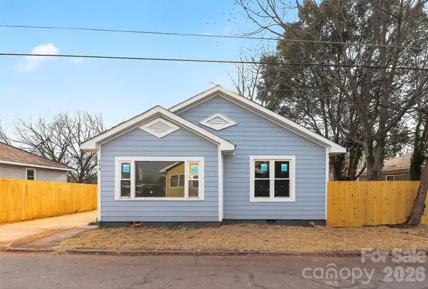 399 Woodlawn Avenue, Cramerton, NC 28032