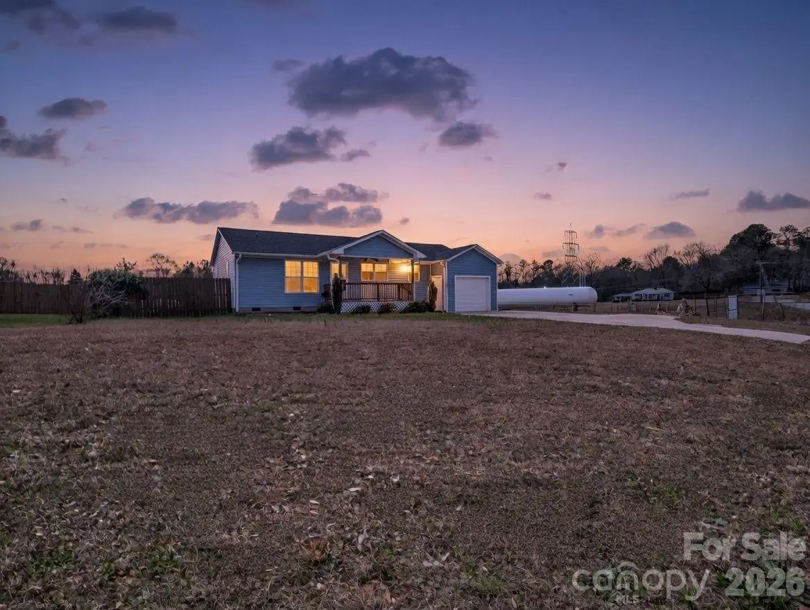 655 W Oconee Street, Chesnee, SC 29323 - #1