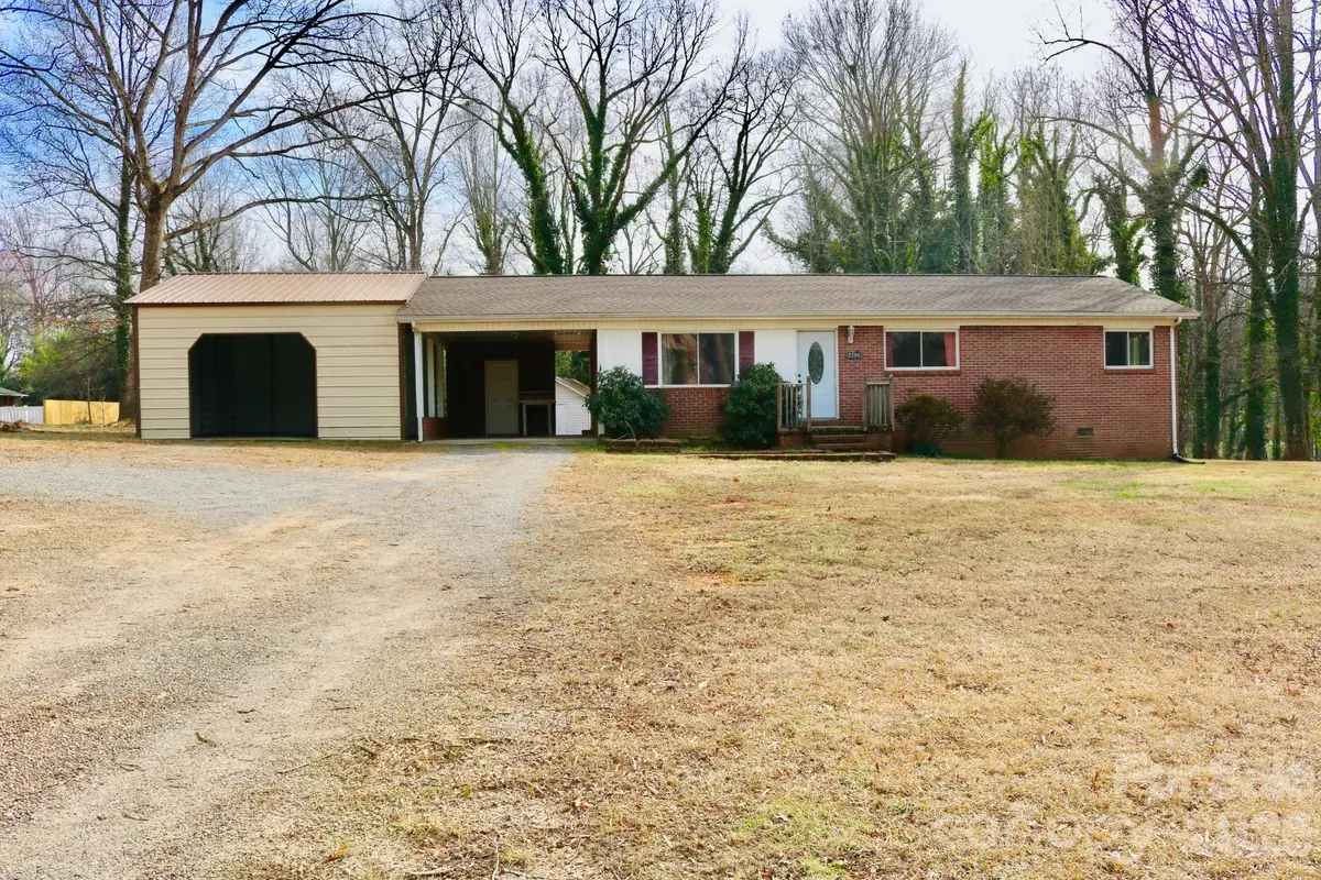 2280 19th Avenue Ne, Hickory, NC 28601 - #1