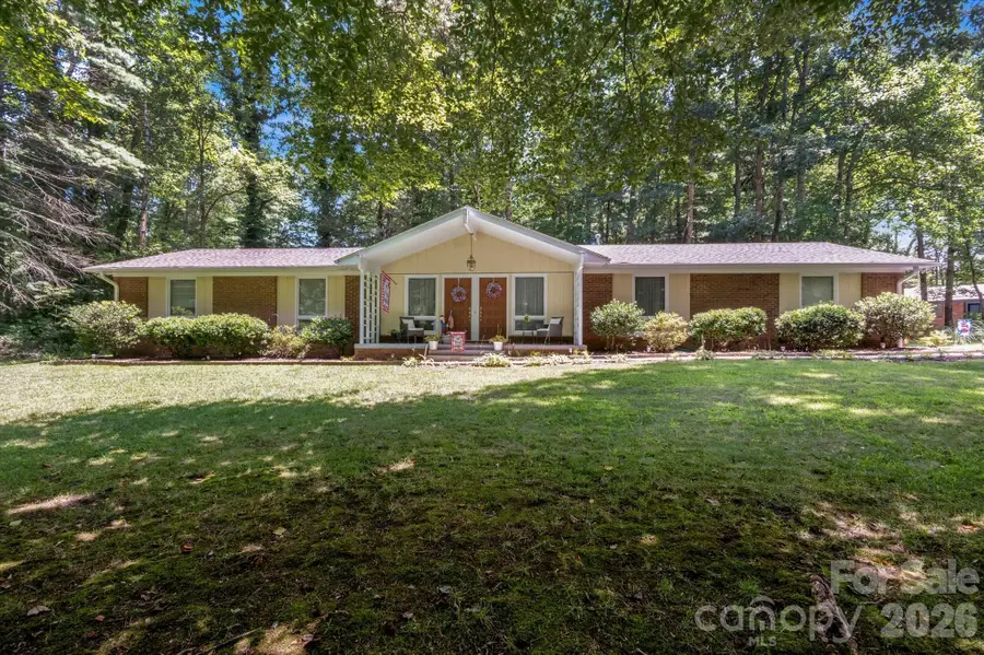 106 E Laurel Lane, Etowah, NC 28729 - #2