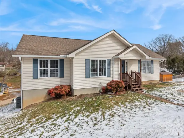 30 Woodruff Street, Canton, NC 28716