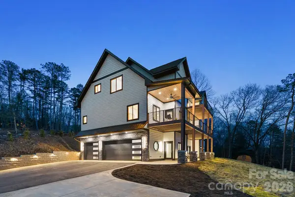 74 Jeranna Road, Mills River, NC 28759