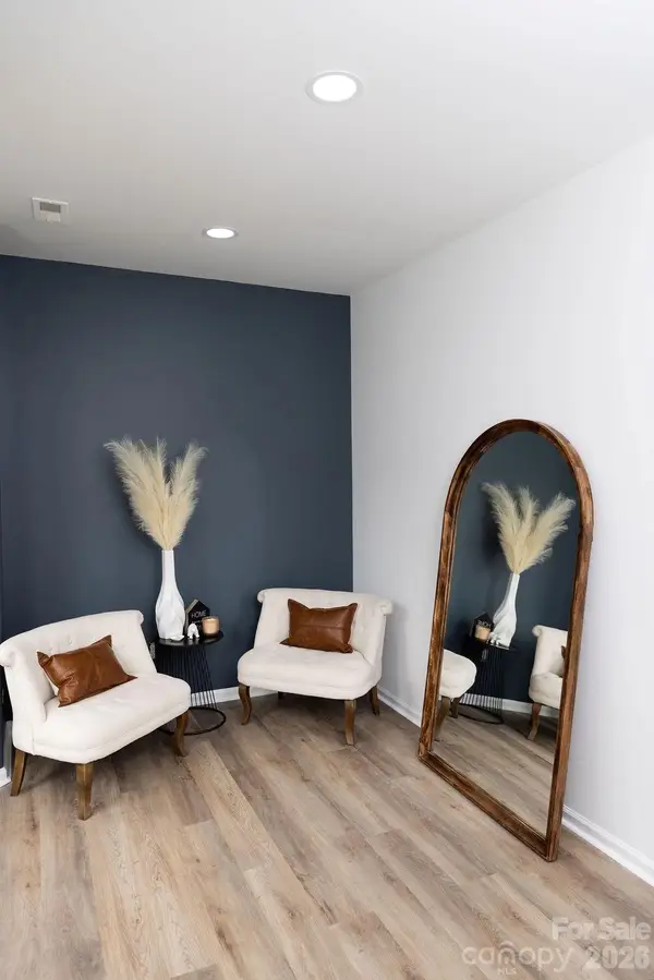 8131 Kings Creek Drive, Charlotte, NC 28273