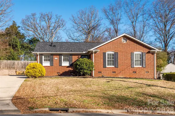 7117 Woodstream Drive, Charlotte, NC 28210