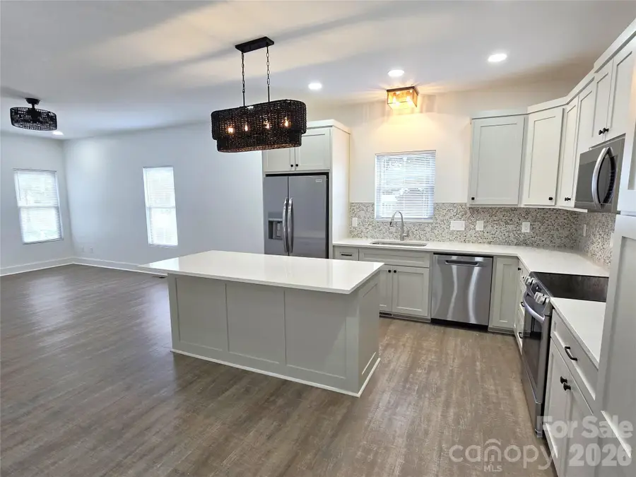 774 8th Street Ne, Hickory, NC 28601 - #2