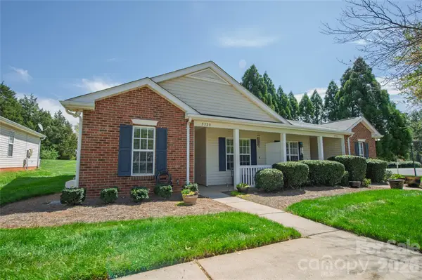 5320 Harris Cove Drive, Charlotte, NC 28269