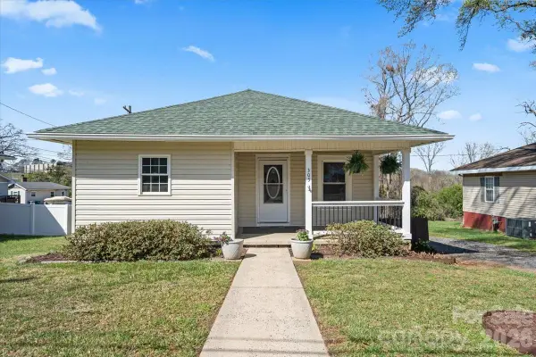 305 Linestowe Drive, Belmont, NC 28012