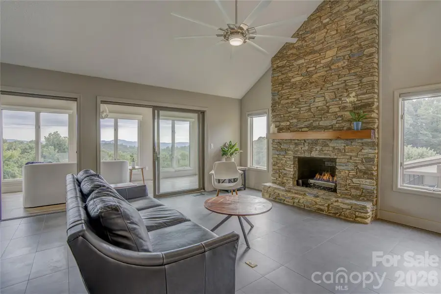 204 Fleetwood Plaza, Hendersonville, NC 28739 - #3