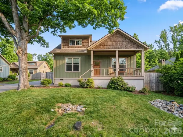 3 Staffordshire Drive, Black Mountain, NC 28711